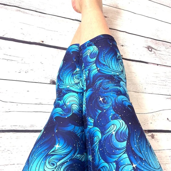 Luv21 Leggings Capris Cropped Women’s Size 2-10 Yoga Waistband Night Sky Pattern - Picture 9 of 9
